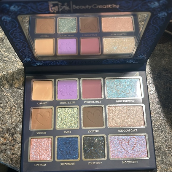 NWT Tim Burton's Corpse Bride x Beauty Creations"Why So Blue?" Multi-Use Palette - Picture 7 of 9